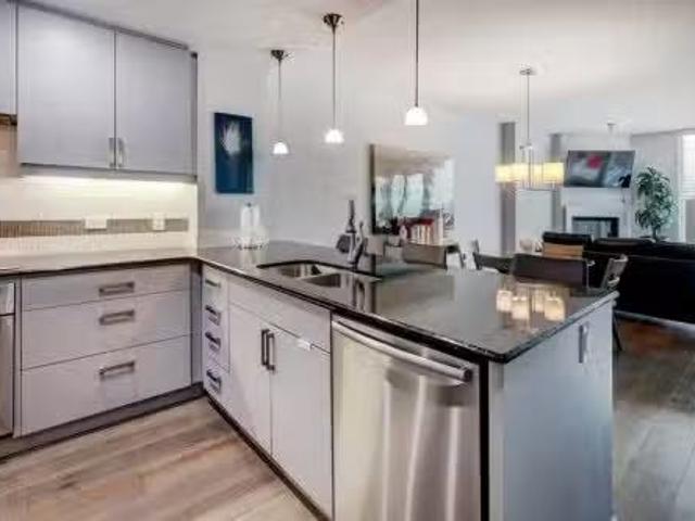 Avenue Sw, Calgary, AB, T2P 0V2 condo for sale Listing ID.