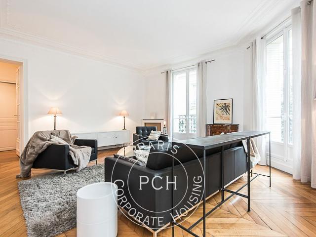 Avenue Victor Hugo, 75016, Paris