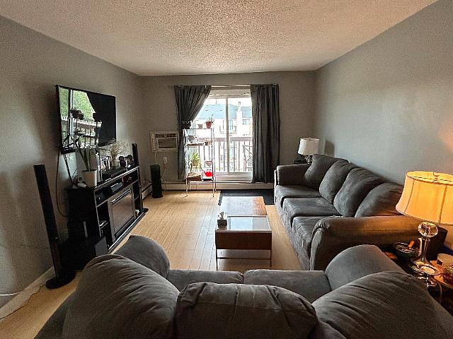 Avenue X South Meadowgreen Condo – Private Sale