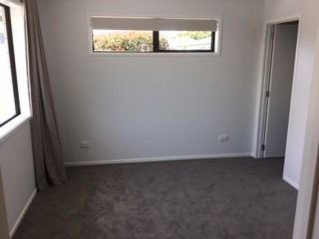 Avenues Near New Well Appointed Three Bedrooms Avenues