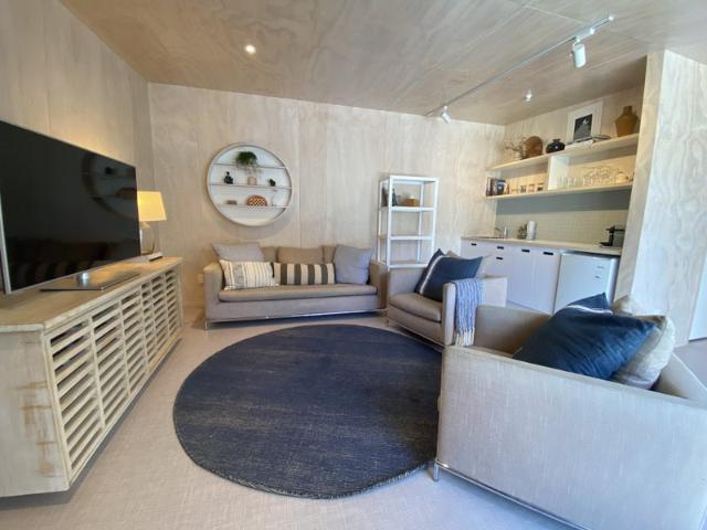 avenues, studio