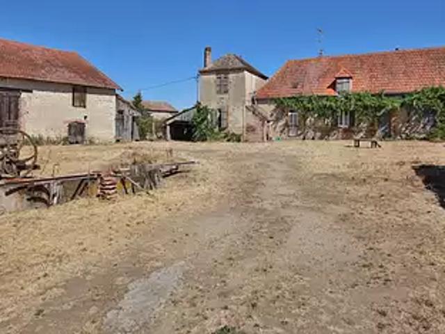 Avermes 03000 Achat / Vente maison 6 pièces t6 au dernier étage cave