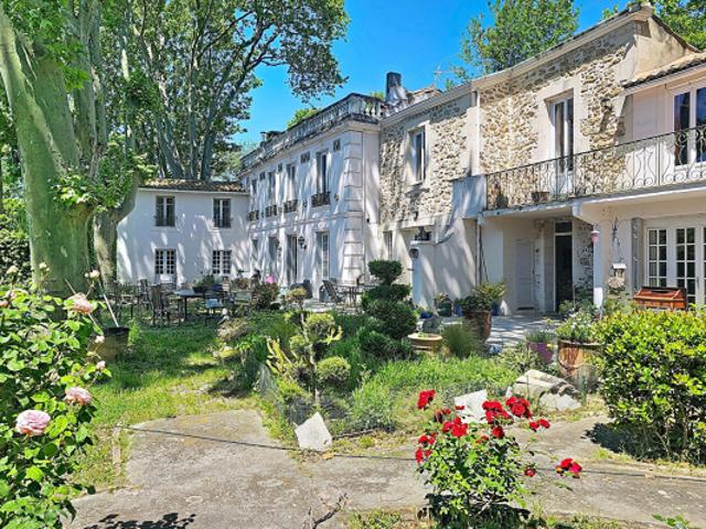 Avignon. Maison de caractère 10 pièces 410 m2 avec 2 habitations