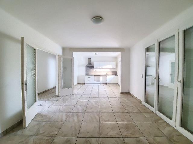 Avignon: Appartement T3 récent et climatisé avec balcon et parking