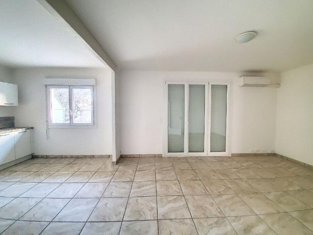 Avignon: Appartement T3 récent et climatisé avec balcon et parking