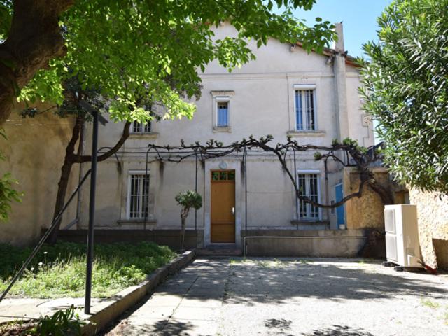 AVIGNON Champfleury Maison de ville avec jardin parkings