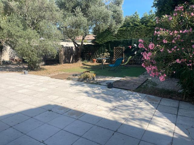 AVIGNON CHATEAUNEUF DE GADAGNE MAISON AU CALME EN FOND IMPASSE DE 104 M2 SURF HAB SUR 415 M2 DE TERRAIN 2 CHAMBRES EN PLAIN PIED!