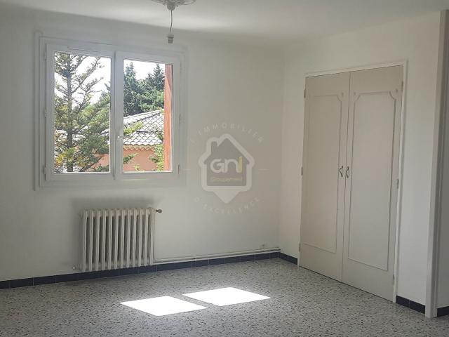 AVIGNON Extra Muros, appartement, balcon, parkings