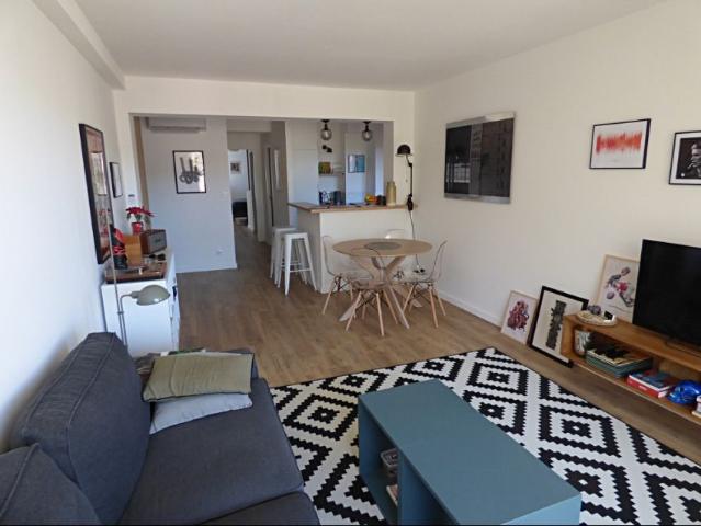 AVIGNON EXTRA MUROS: SUITE À ANNULATION APPARTEMENT CLIMATISÉ 2 CH DOUBLES 2 SDB TERRASSE DISPONIBLE TOUT JUILLET POUR LE FESTIVAL 2026