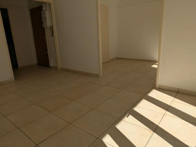 AVIGNON extra muros T3 avec balcon, loggia, box et cave