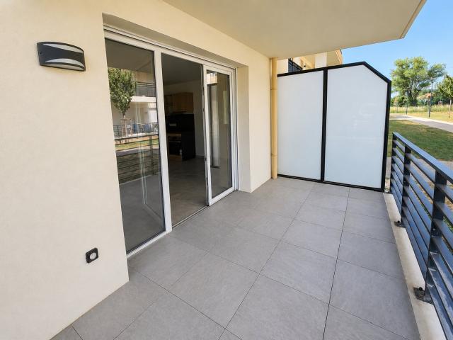 AVIGNON GRAND APPARTEMENT T2 DE 66,50 M2 EN REZ DE CHAUSSÉE AVEC CUISINE ÉQUIPÉE