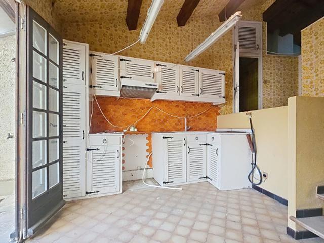 AVIGNON INTRA MUROS. Appartement T2 35m² terrasse sans vis à vis