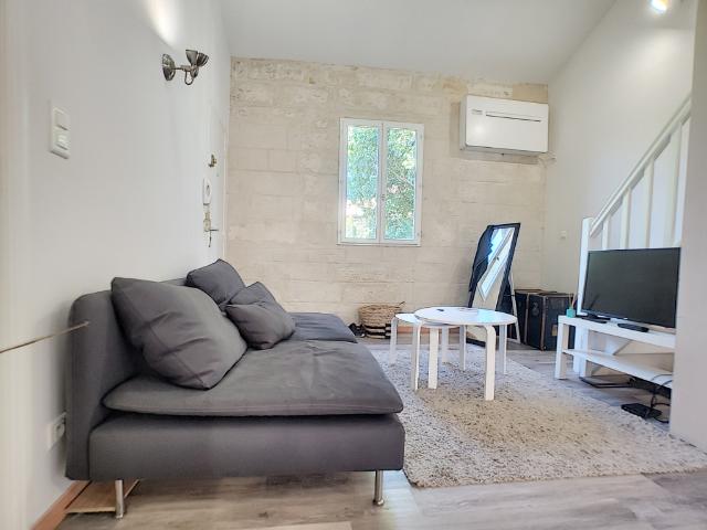 Avignon Intra Muros: Appartement T3, meublé, au calme