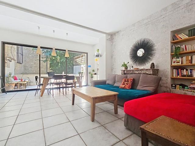 Avignon Intra muros. Élégante maison de caractère avec terrasses, garage et appartement indépendant