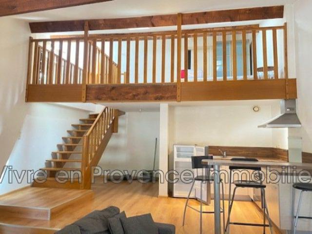 Avignon intra muros, quartier calme, appartement entièrement m