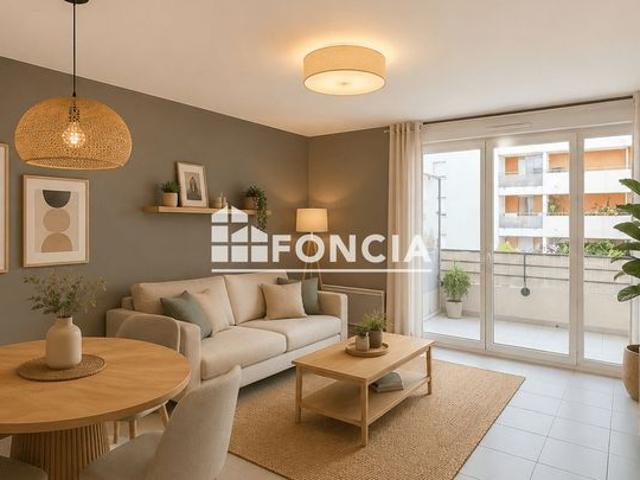 Avignon proche rempart Beau T2 avec balcon et parking