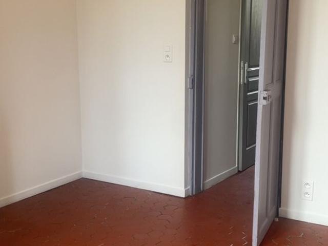 AVIGNON Rue Nationale T1 de 23m² avec jardinet et cave