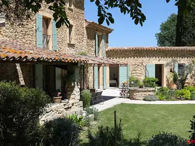 Avignon 84000 Achat / Vente maison 12 pièces t12 au dernier étage piscine