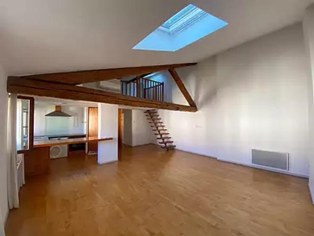 Avignon 84000 Location appartement 3 pièces t3 au dernier étage