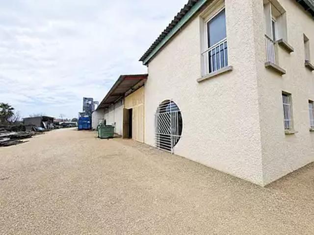 Avignon 84000 Location immeuble
