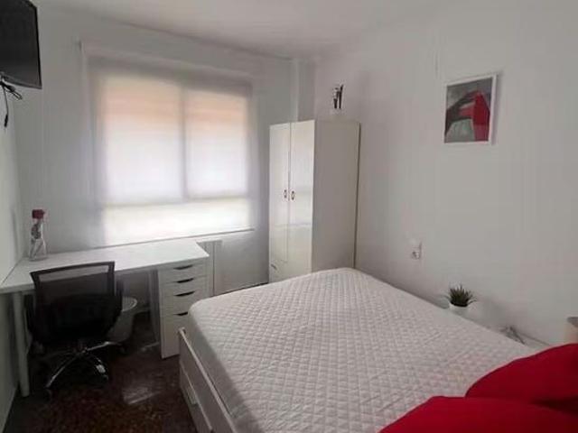 Avinguda del Primer de Maig, Valencia, Valencian Community 46017