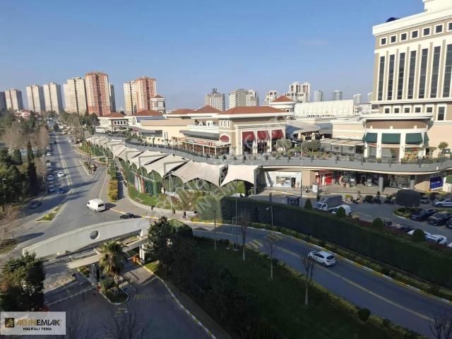 Avrupa 1'de 141m² 3+1 Peyzaj Tadilatlı Satılık Köşe Daire