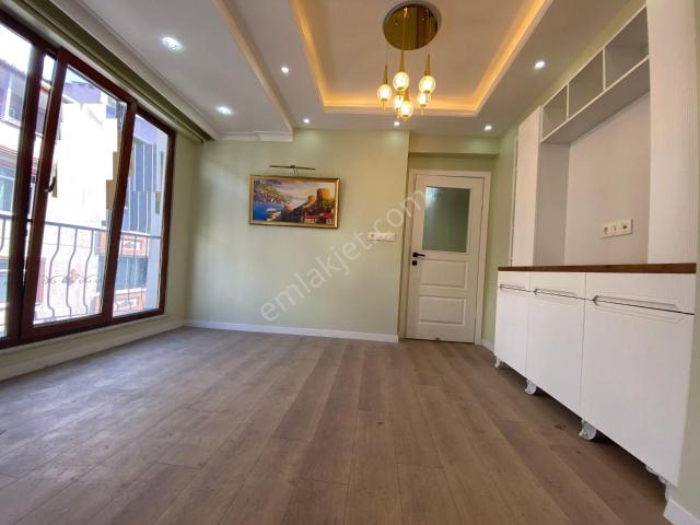 Avrupa Emlak Tan Birlik Mah 85 M² 2+1 1.normal Kat,5 10 Yaş Aralığında,iskanlı Krediye Uygun Satılık