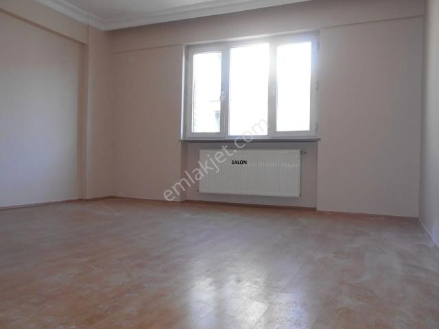 Avrupa Emlak Tan sabit Gelirliye dörtyol Meydana Metroya Yakın,ninehatun Mah 110 M² 3+1 3.kat,20 Yaş