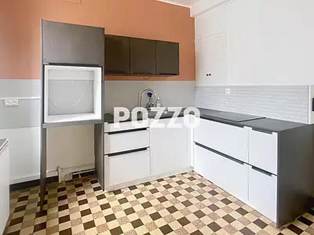 Avranches 50300 Location appartement 4 pièces t4 au dernier étage