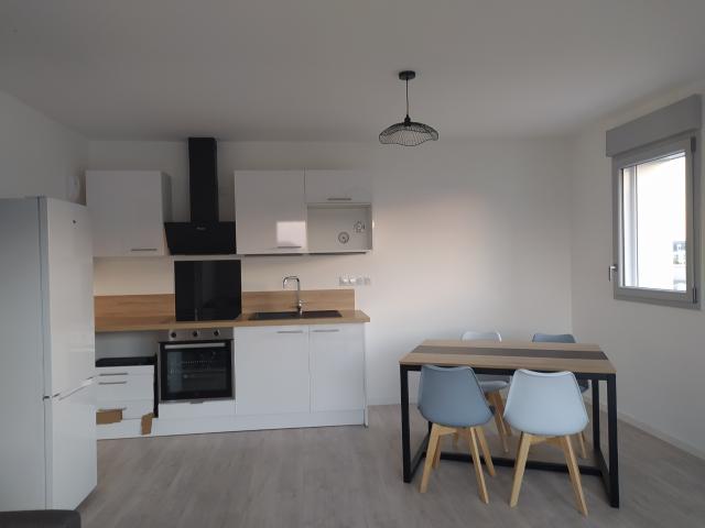 AVRILLÉ PROCHE COMMODITÉS Bel appartement T3 meublé de 60,65 m2 avec terrasse