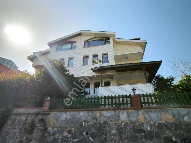 Çavuşbaşı Seçkin Sitede 250 M 5+2 Triblex Müstakil Girişli Villa