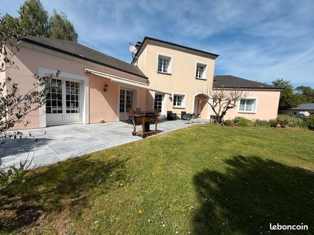 AXE CHARLEVILLE SEDAN, Spacieux pavillon individuel de 258 m² habitable sur sous sol complet