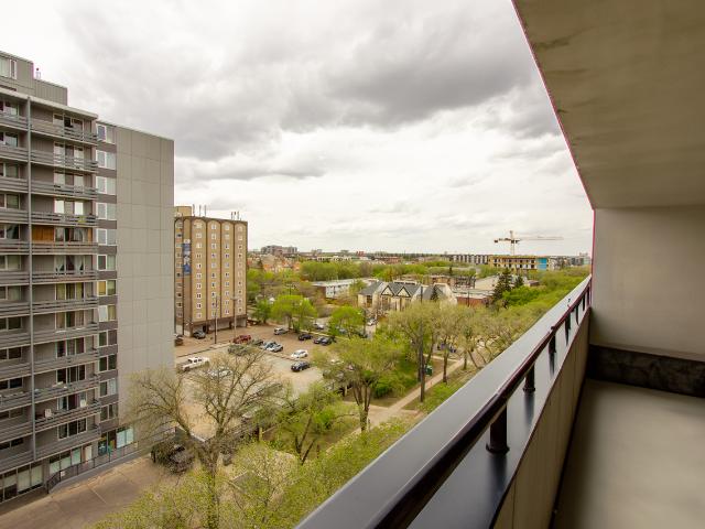 Axis Tower 1 Bedroom Apartment for Rent at 10155 116 St Nw, Edmonton, AB T5K 1W2 Oliver