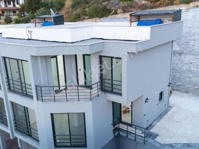 Ayşah'tan Bodrum Adabükü'nde Satılık Yeni Triplex Villa