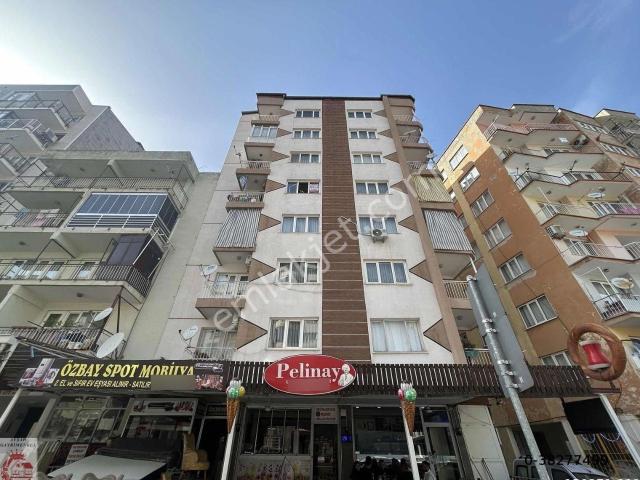 Ayşah'tan Pelitlibağ'da Cadde Üzeri Ara Kat Satılık Daire