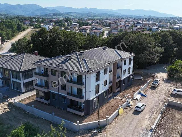 Ayşe Emlak'tan Neviyenin En Güzel Lokasyanında 2+1 Satılık Daire