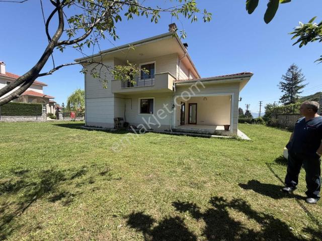 Ayşe Emlak'tan Sapanca'da Dubleks Kiralık Villa