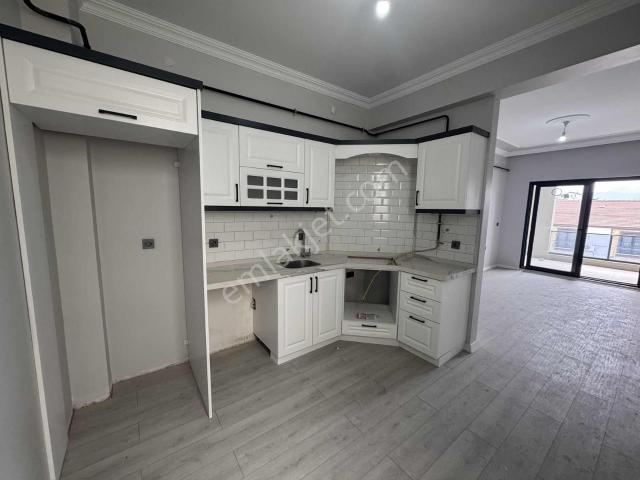 Ayşe Emlak'tan Satılık 2+1 Asansörlü Kapalı Garajlı Daire