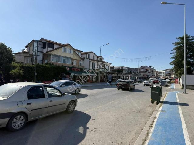 Ayşe Emlak'tan Serdivan Ana Cadde Üzeri Kiralık Dükkan