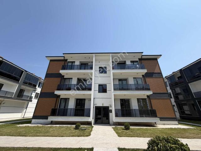 Ayşe Emlak'tan Site İçerisinde Ebeveyn Banyolu Satılık Daire