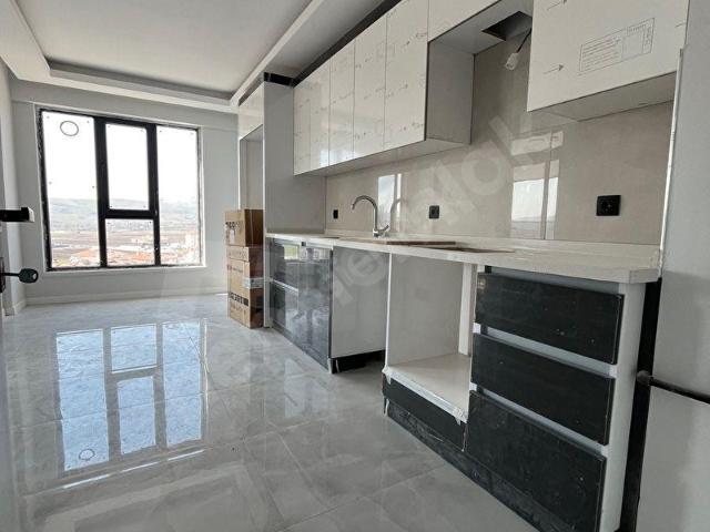 AYŞEGÜL EMLAKTAN PURSAKLAR SARAYDA 3+1 SIFIR DAİRE