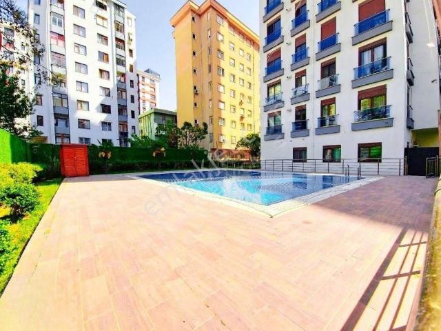 Ayşekadın Minibüs Caddesi Havuzlu Balkonu Ebeveyn Banyolu İskanlı 3+1 Daire