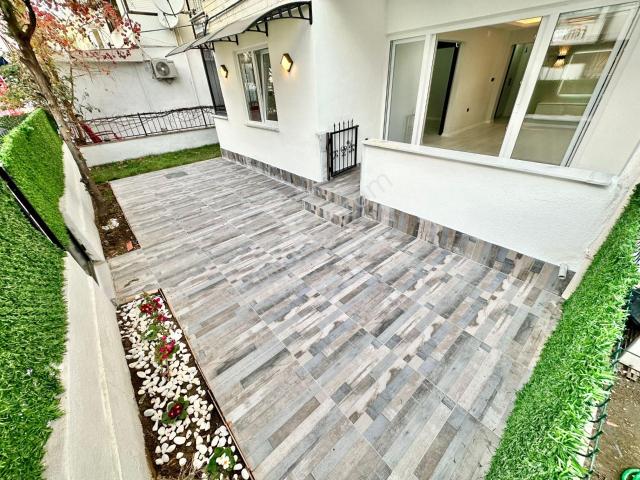 ꧁ay Emlaktan꧂akçay Merkezde Denize 100 Mt Ahçe Kullanımlı Müstakil Tadında Satılık 2+1 Lüx Daire