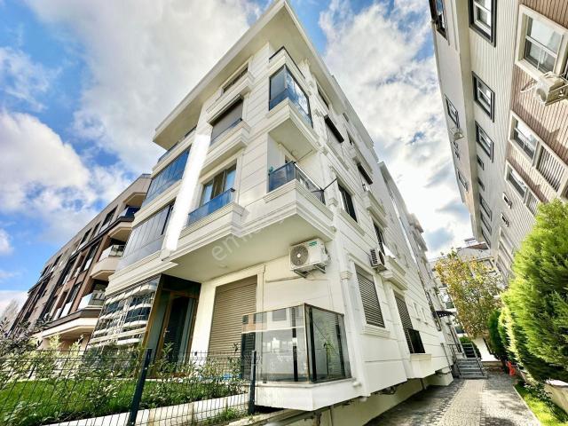 ꧁ay Emlaktan꧂akçay'da Muhteşem Konumlu Asansörlü Çift Banyolu Satılık 2+1 Şık Tasarım Dubleks Daire