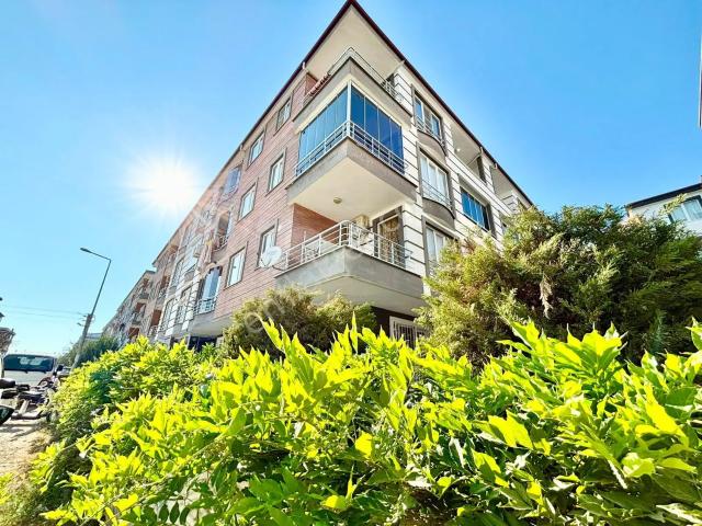 ꧁ay Emlaktan꧂akçay'da Asansörlü Kombili Köşe Ön Cephe Geniş Balkonlu Satılık 2+1 Lüks Daire