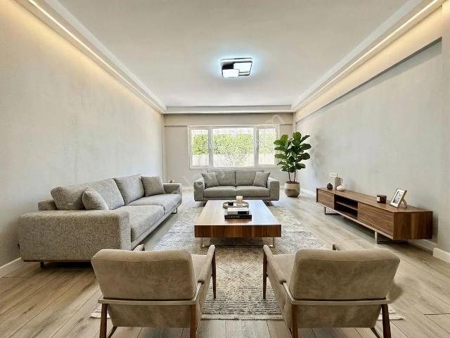 ꧁ay Emlaktan꧂akçay'da Denize Sadece 100 Mt Müstakil Tadında Bahçe Kullanımlı Satılık 2+1 Daire