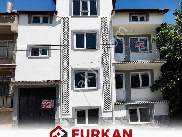 Çay İlçemiz Şirinevler Mah. Ok Sokakta Komple Satılık Bina