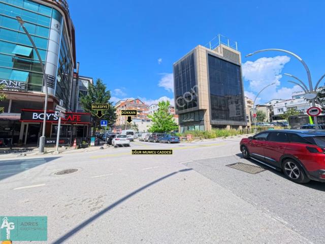 Çayırova Bel.yanıbaşında Cadde Üzeri 3 Katlı Satılık Dükkan