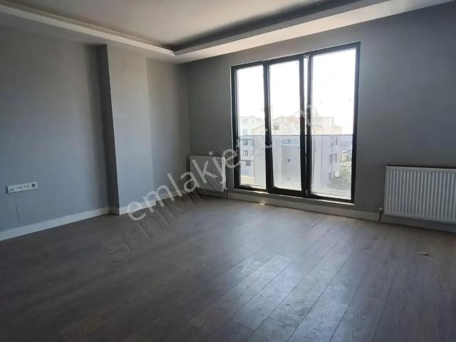 Çayırova Emek Mah Kiralık Asansörlü 2+1 Ara Kat