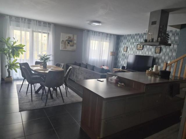 AY SUR MOSELLE MAISON RECENTE